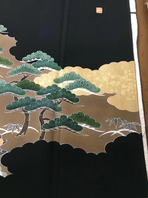 @@ Japanese kimono silk fabric/ tomesode black/ pine trees, Tachibana, gold L70 3