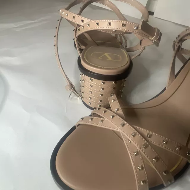 Womens Valentino Garavani rockstud leather sandals Poudre, New 39 size 9 2