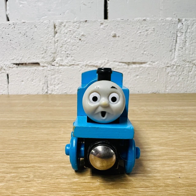 SURPRISED FACE THOMAS - Thomas the Tank Engine & Friends Wooden Railway ...