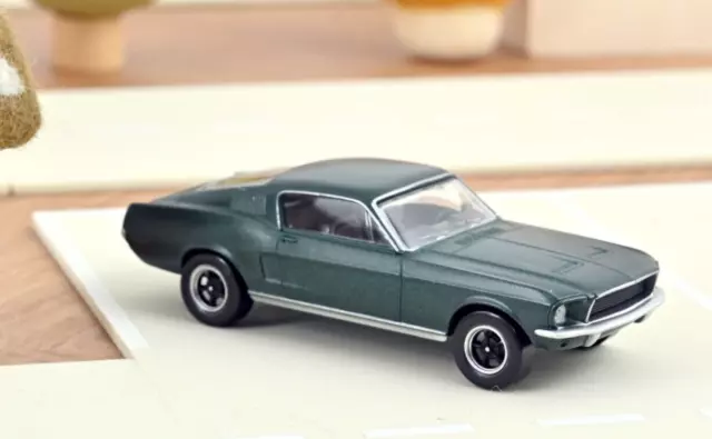 Ford Mustang Fastback 1968 Vert Satin métallisé Jet-car 1/43  NOREV