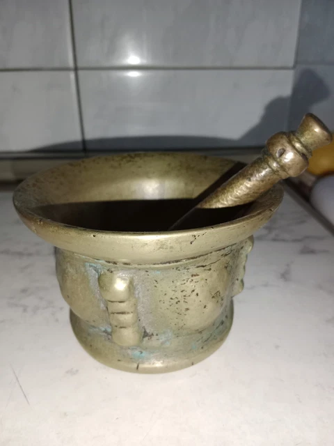 Almidez de Bronce Antiguo....