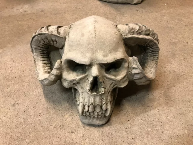 SKULL HORNS Garden ornament concrete statue sculpture Detailed Skull with Horns