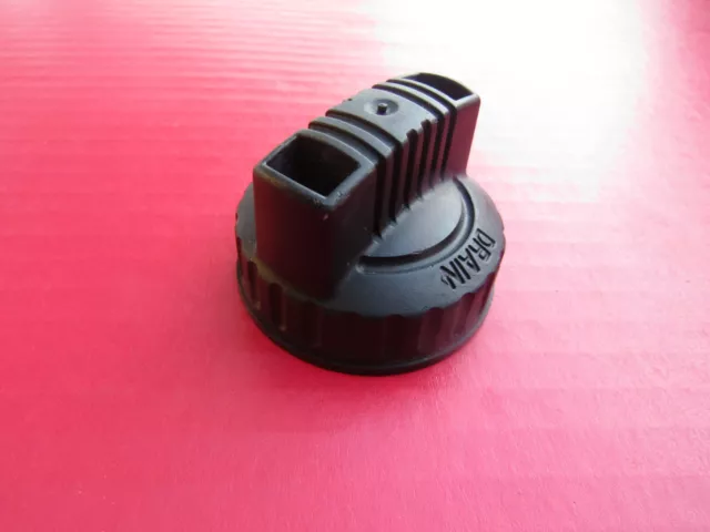 RIDGID DRAIN CAP 73185 For HD14000 14 Gal Wet/Dry Vac Black