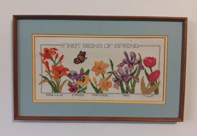 Primeros signos de primavera"" de colección completados ""Primeros signos de primavera"" enmarcados con punto de cruz