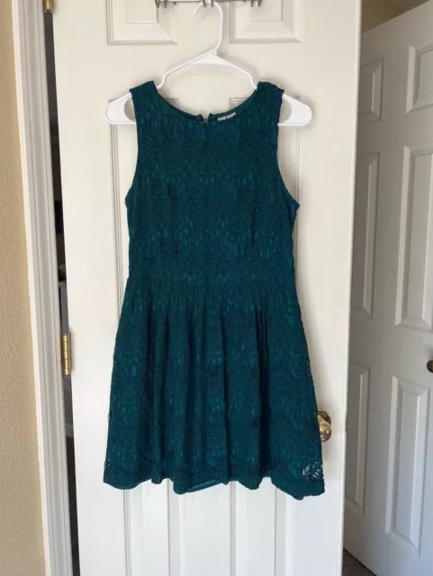 Forever 21 Womens Medium Green Lace Dress - Excellent used condition