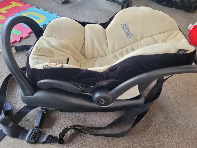 Ivory Maxi Cosi Mico AP Baby Capsule / Car Seat