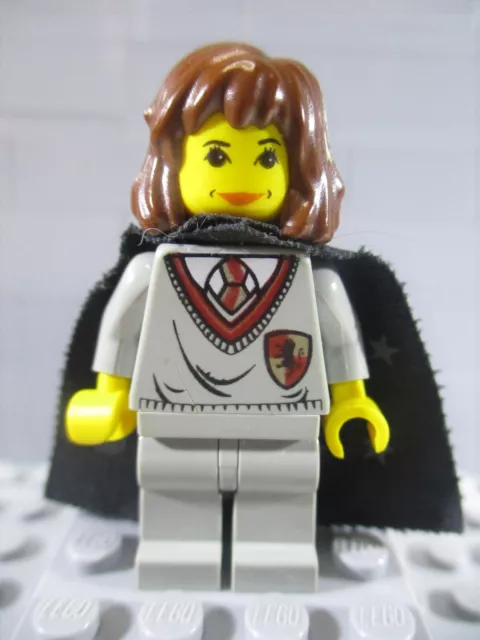 Lego Harry Potter Minifigure Hermione Granger Gryffindor Shield Hogwarts Castle