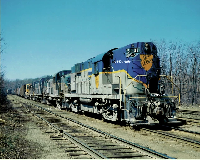 8 x 10 COLOR photo D&H Delaware Hudson Alco RS11 5001 no date or location