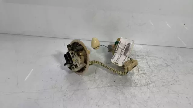 Pompe à carburant RENAULT R19 7700741339