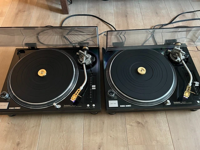Technics SL-1210 M5G limited edition eqipped with Nagaoka MP200