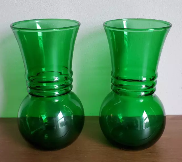 Lovely Pair of Vintage USA Anchor Hocking Forrest Green Flower Vases.