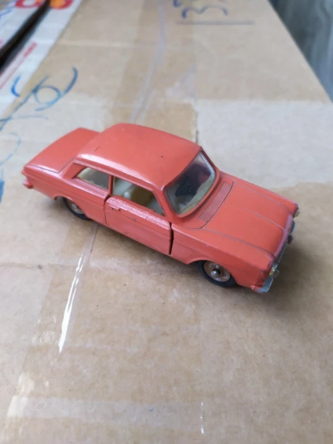 Taunus 12M rouge de Dinky Toys Meccano Made in France, n°538 63