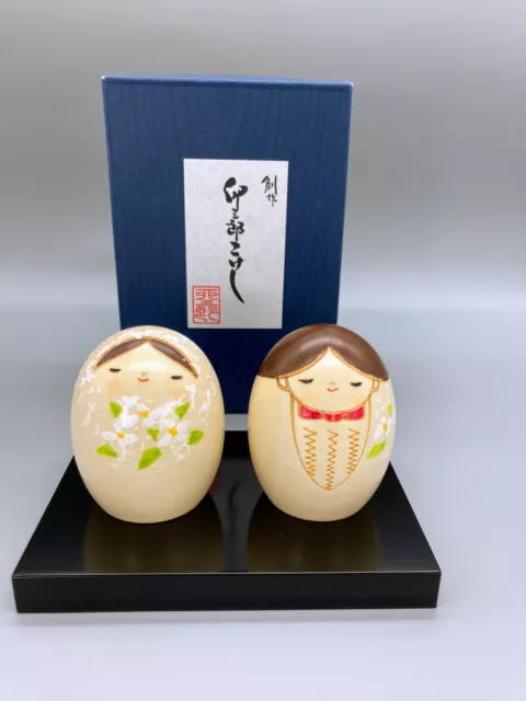 Kokeshi: Hochzeitspaar - Holzpuppen - Made in Japan - Usaburo Kokeshi