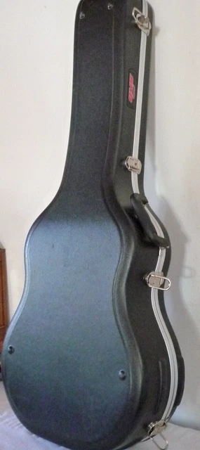 Etui Rigide/Coque/Mallette de transport pour Guitare Accoustique marque SKB