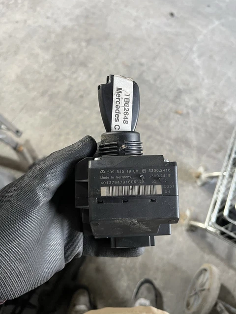 2001 2009 Mercedes Benz Hood Release Cable 203 880 04 59 2001 2009 Mercedes Benz Hood Release Cable 203 880 04 59