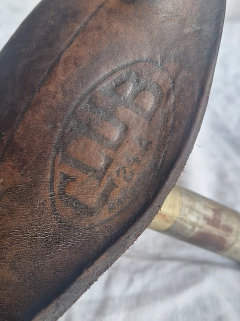 Ancienne selle de vélo en cuir à ressorts PERFECTOR PARIS 10