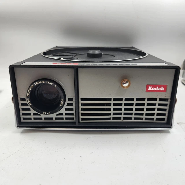 VINTAGE 1960'S KODAK Carousal SlideProjector Model 550 W/ Remote