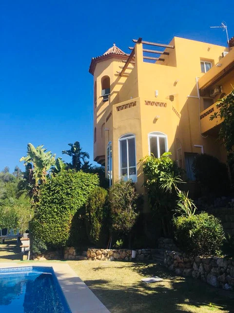 *Unique Marbella villa, 8 bedroom villa OR 5 separate self contained apartments* 2