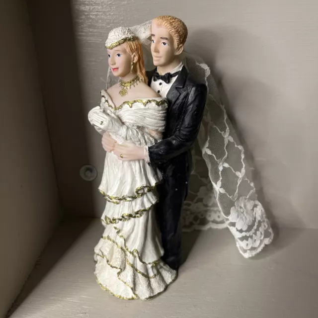 Vintage Bride and Groom Resin Cake Topper BEAUTIFUL Rare Unique Couple