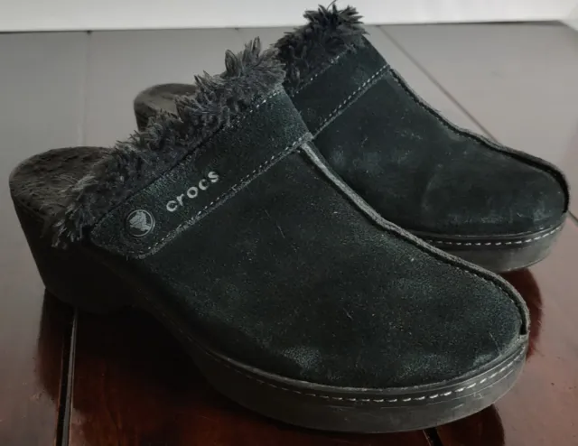 Crocs Black Suede Leather Faux Fur Lined Slip On Clog Women's Comfort Shoes Sz 8