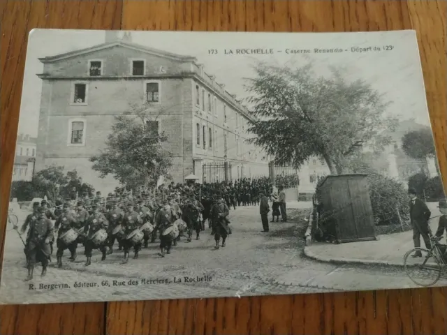 CPA France carte postale ancienne 173 La Rochelle caserne renaudin militaire