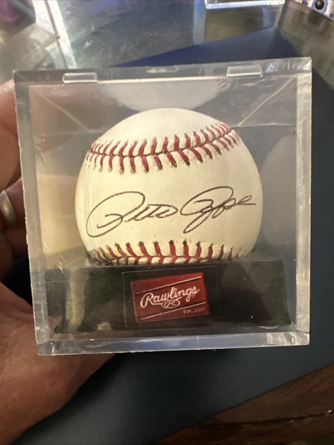 Pete Rose Autographed Baseball Cincinnati Reds