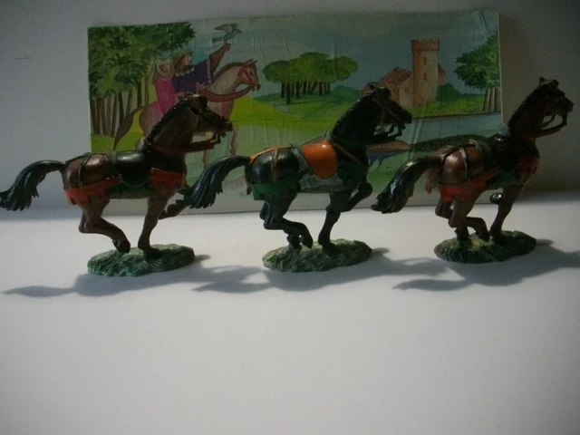 Lot De Soldats Et Indiens En Plastique Peint Starlux, Avec Cheval, époque Contemporaine
