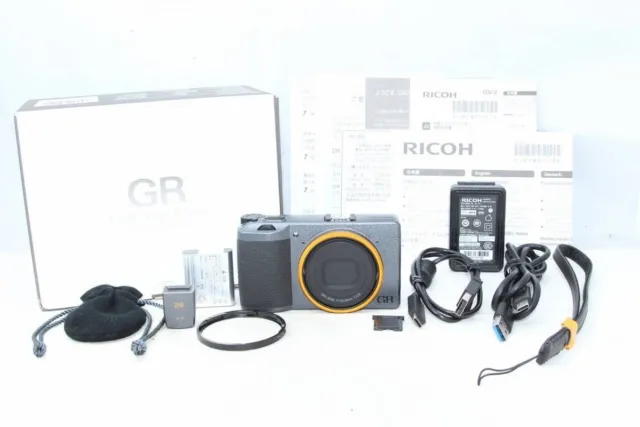 RICOH GR III Street Edition Special Limited compact digital camera opened U