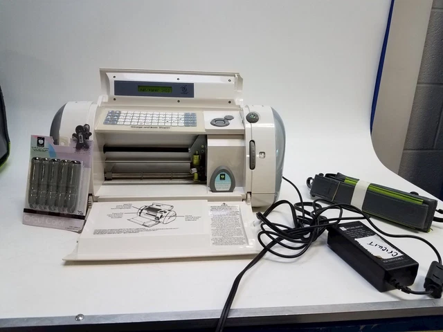 Cricut Personal Cutting System in Carry Case w/ Accessories, Arts & Crafts DIY