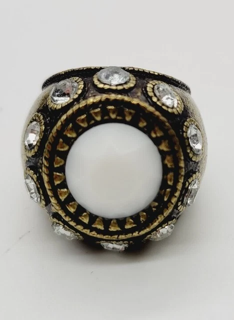 Avon Ring WHITE GLAM Size 6 Cocktail Ring 2010 Distressed Gold tone #23