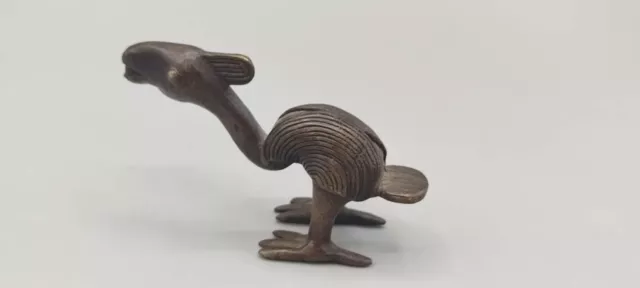 Petit sujet zoomorphe en bronze patiné - ancien