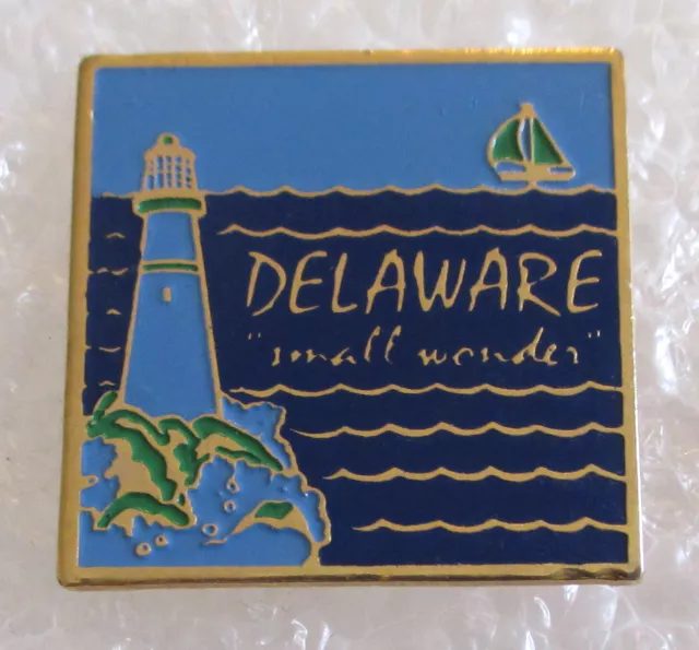 State of Delaware Tourist Travel Souvenir Collector Pin -Lighthouse Small Wonder