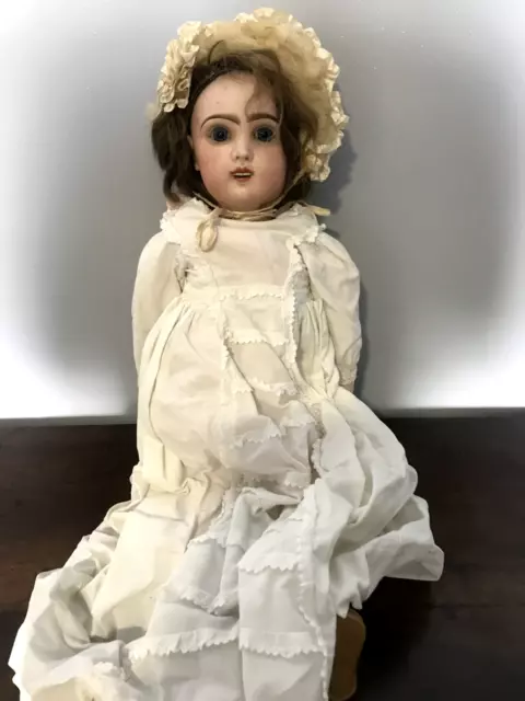 Trés Belle Et Ancienne Poupée Jumeau Avec Corps À Systéme Et Vétements Bleuette