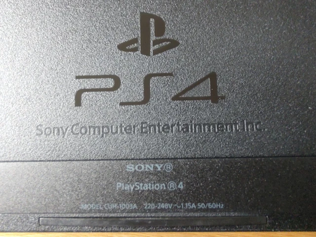 Sony PlayStation PS4 500 GB Console 4 giochi + pacchetto 2 contorsori