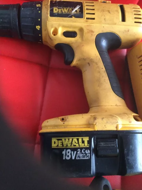 dewalt Drill . Light . Charger 18v