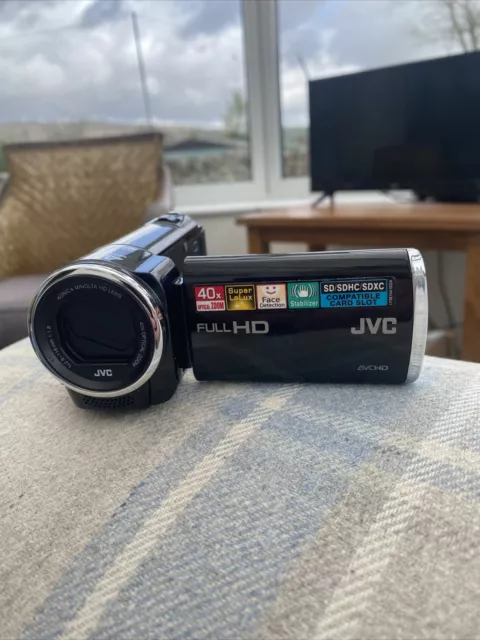 JVC Everio GZ-E15BEK Black 2.7" Display 1.5MP Full HD 40x Optical Zoom Camcorder