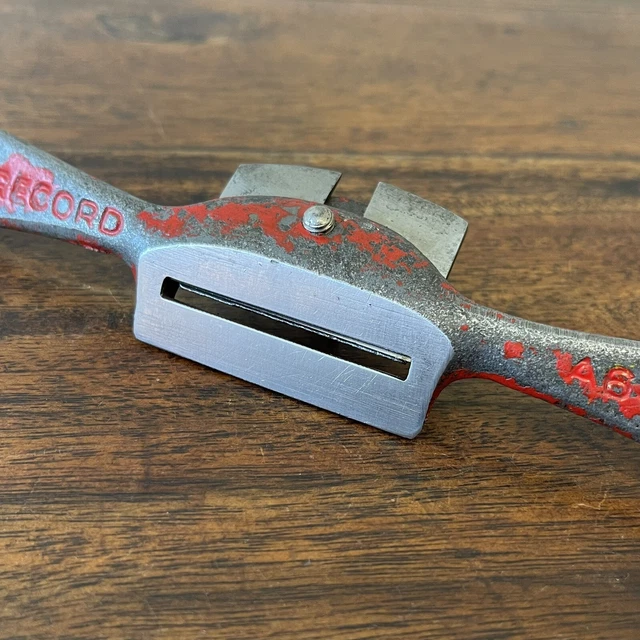 Vintage Record A64 Flat Bottom Spokeshave; England. SHARP. 3