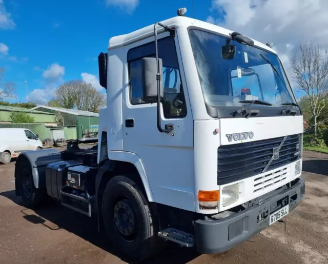 Volvo FL7  4x2 Day Cab Tractor Unit