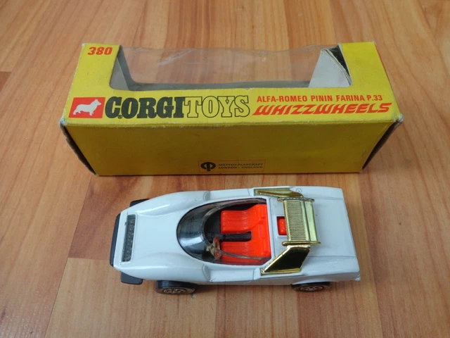 Matrix 1/43 – Alfa Romeo P33 Roadster Pininfarina 1968, Blanc, Résine