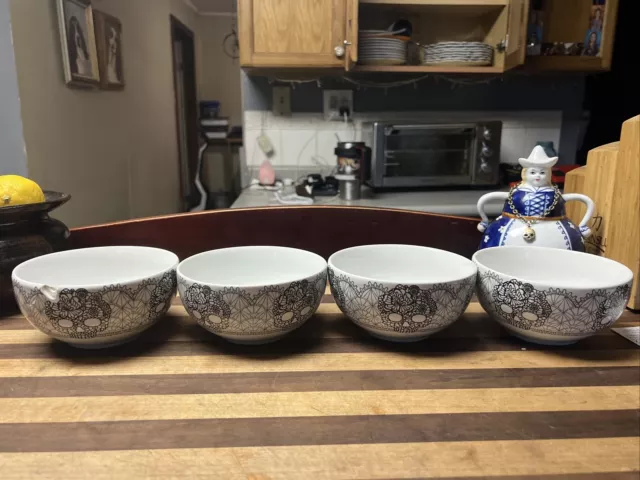 222 Fifth "Skull Lace" Blk & Wh Sugar Skulls Porcelain Soup/Cereal Bowl Set Of 4