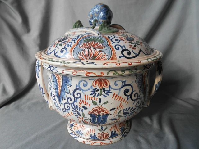 SOUPIERE EN FAIENCE DE DELFT 19ème/20ème ?