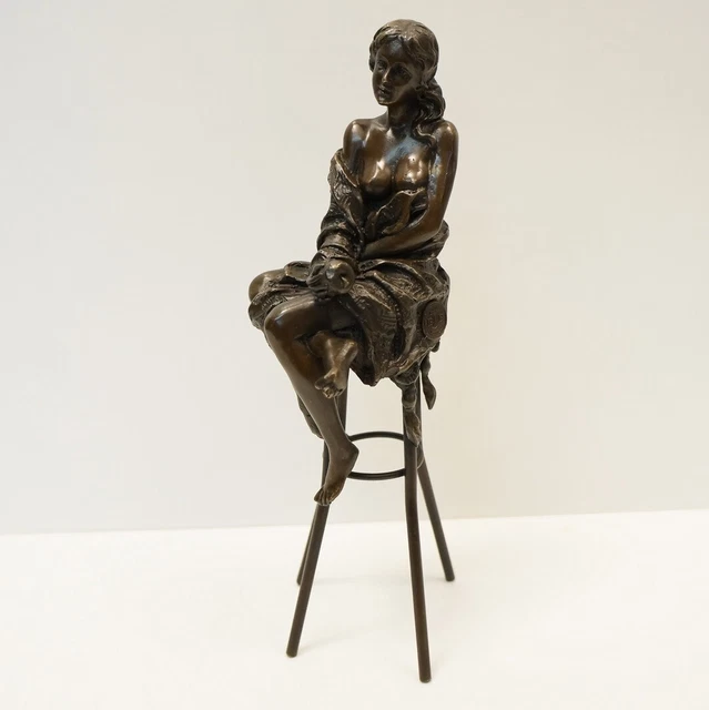 Estatua Damisela Sexy Art Deco Estilo Art Nouveau Estilo Bronce sólido Firmado