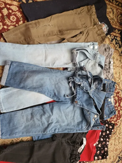 Pacchetto pantaloni, jeans, leggings per bambine 3-4 anni in perfette condizioni