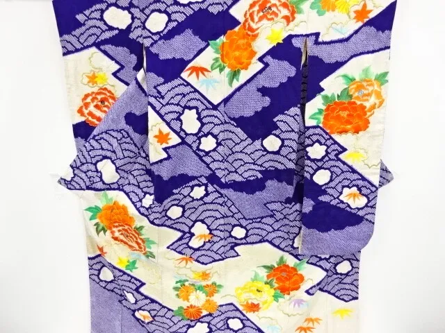 80797# Japanese Kimono / Antique Furisode / Embroidery / Shibori / Kiku & Ma