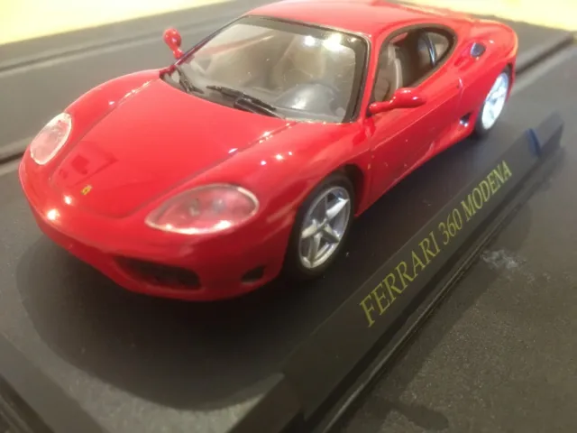 Ferrari 1/43 360 Modena rouge neuve Altaya blister socle