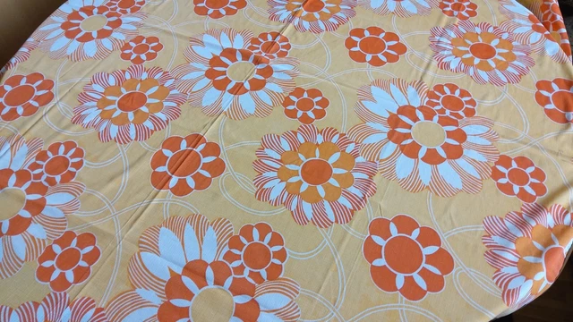 Nappe et 12 serviettes de table des années 70 | Selency Nappe et 12 serviettes de table des années 70 | Selency