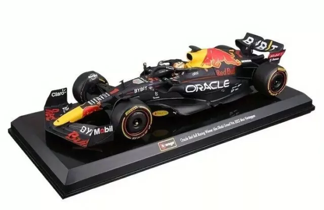 Bburago 1:24 Oracle Red Bull Racing RB18 2022 #1 Max Verstappen w/Showcase 28026 2