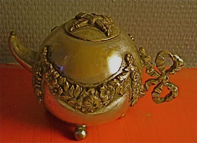 Lampe à huile en bronze doré d'époque Louis XVI - XVIIIe siècle
