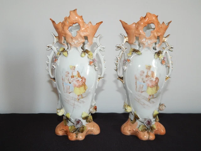 ANCIENNE Paire de VASES PORCELAINE de PARIS Décor Femme élégante Enfant Floral
