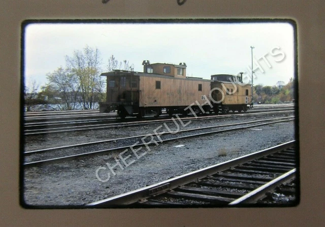 Original '84 Kodachrome Slide MEC Maine Central 647-583 Cabooses Bangor ME 31W12